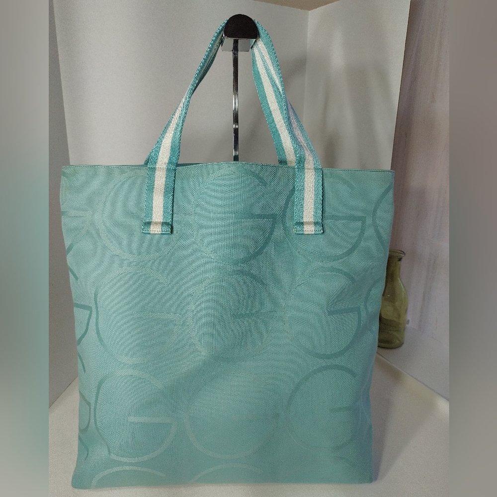 GUCCI Teal Tote with Monogram Design